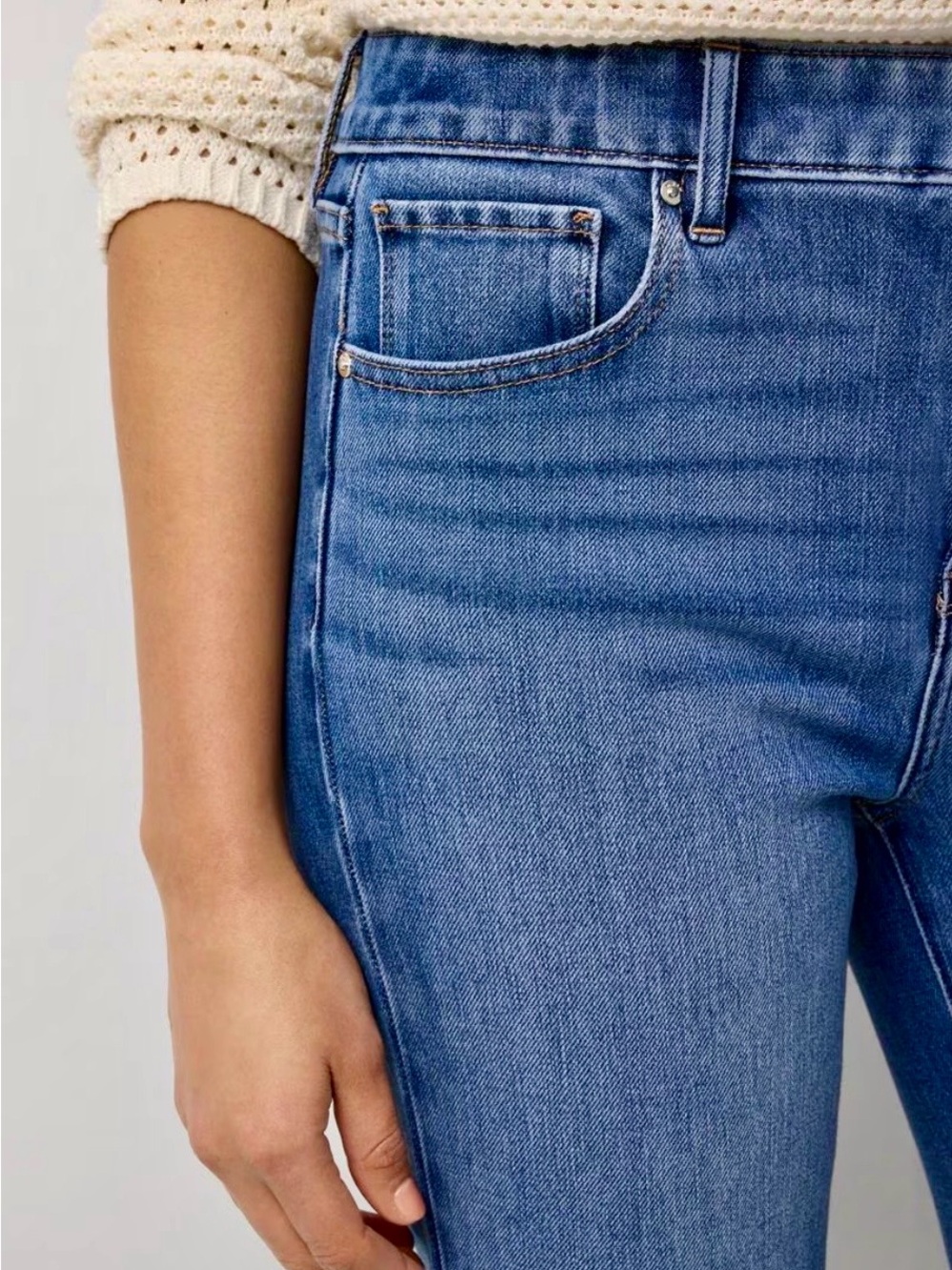 WHBM Straight Leg Slim Mid Rise Women's Jeans Size 6
